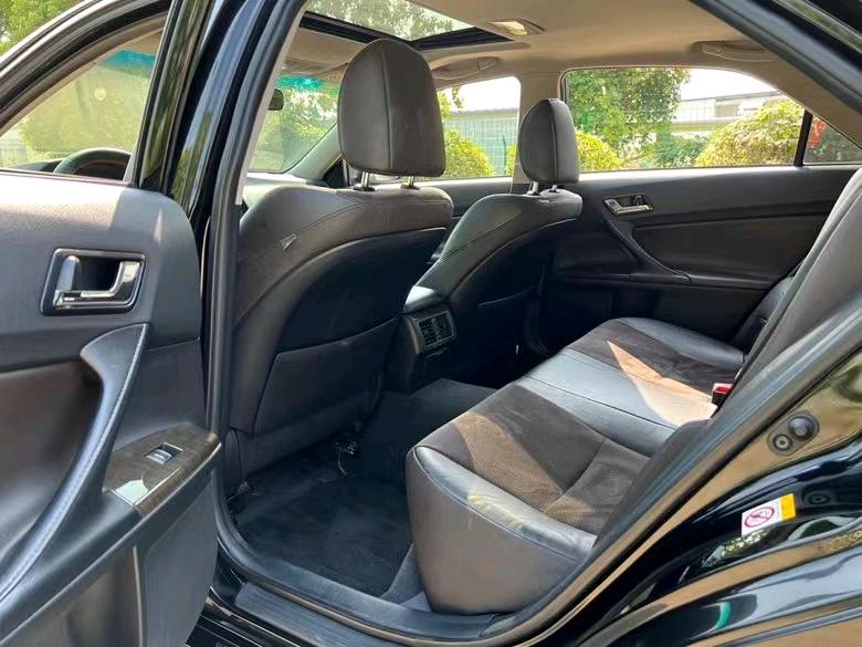 盐城15年丰田锐志5