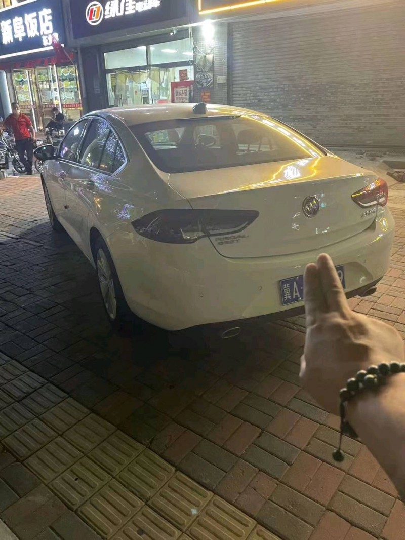 邢台22年别克君威8