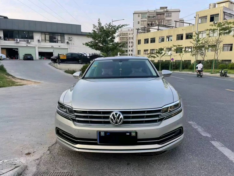 广州17年大众辉腾1