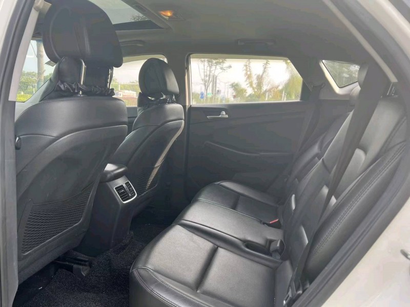 泰州16年现代途胜6