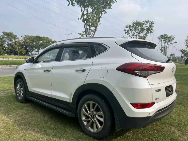 泰州16年现代途胜7