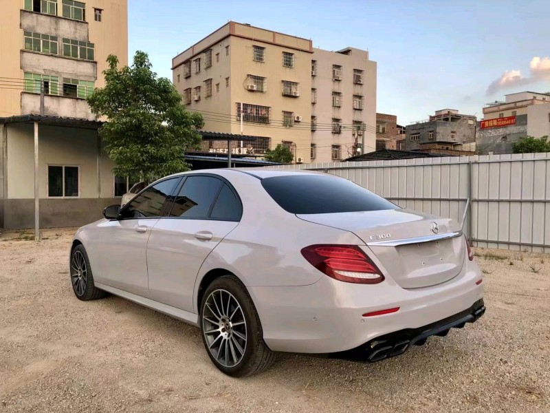 广州17年奔驰E4