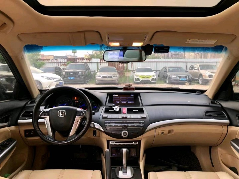 广州13年本田歌诗图2