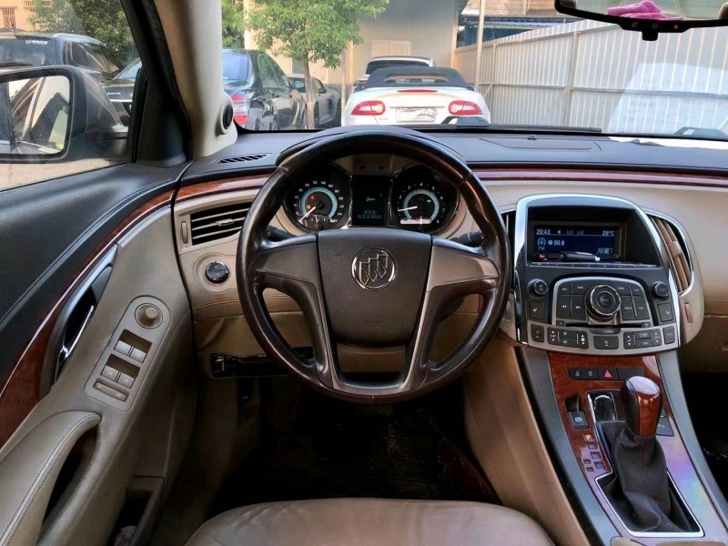 广州11年别克君越9