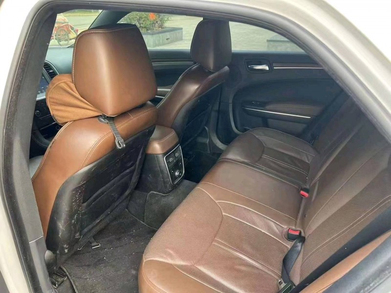 枣庄15年克莱斯勒300C7