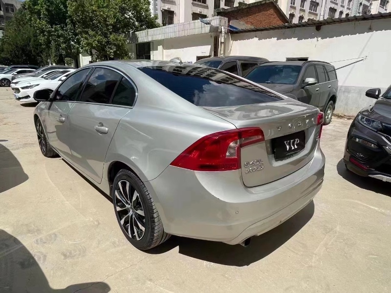 玉溪18年沃爾沃S60L4