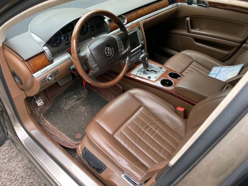 沈阳13年大众辉腾7