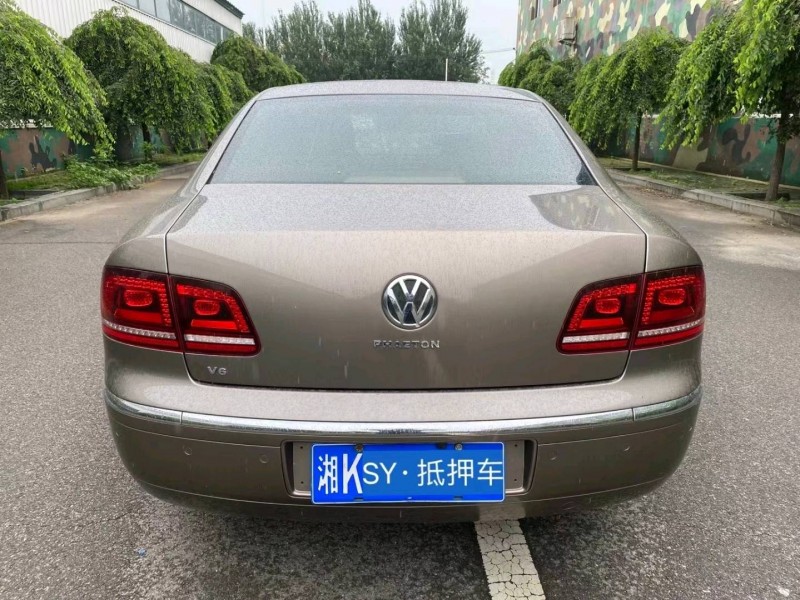 沈阳13年大众辉腾8