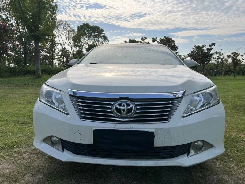 泰州13年丰田凯美瑞9