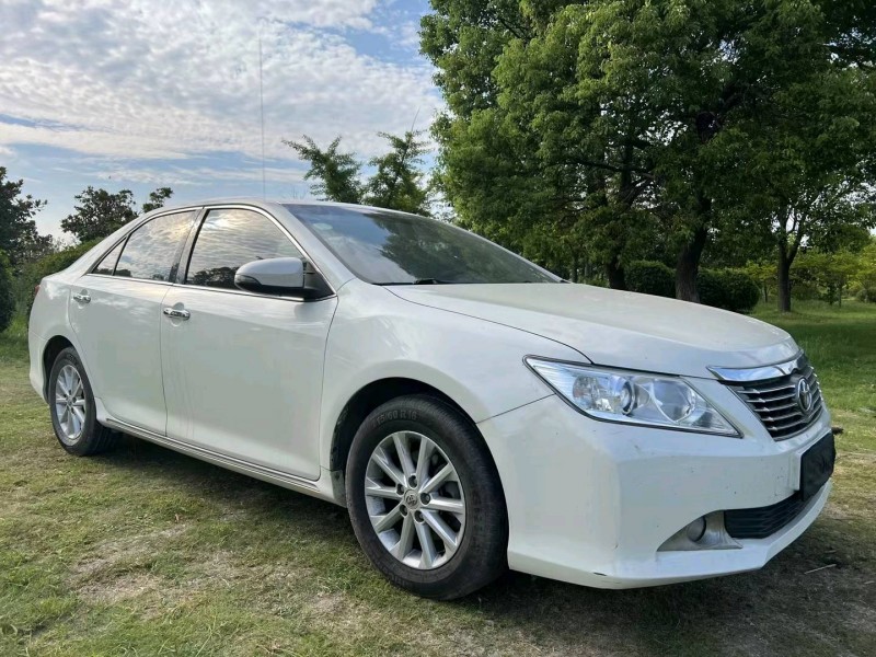 泰州13年丰田凯美瑞7