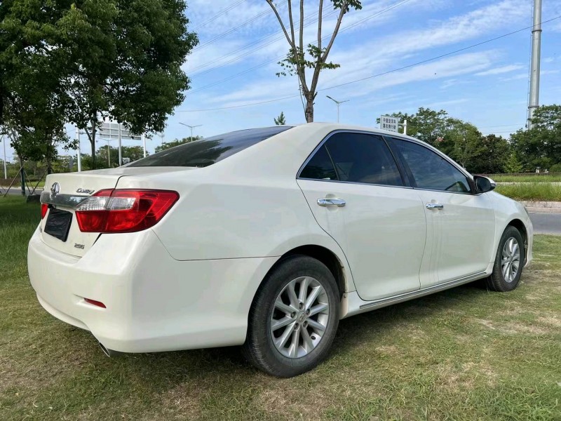 泰州13年丰田凯美瑞1