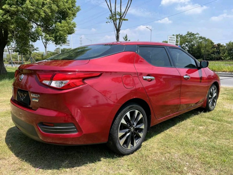 泰州17年日产蓝鸟1