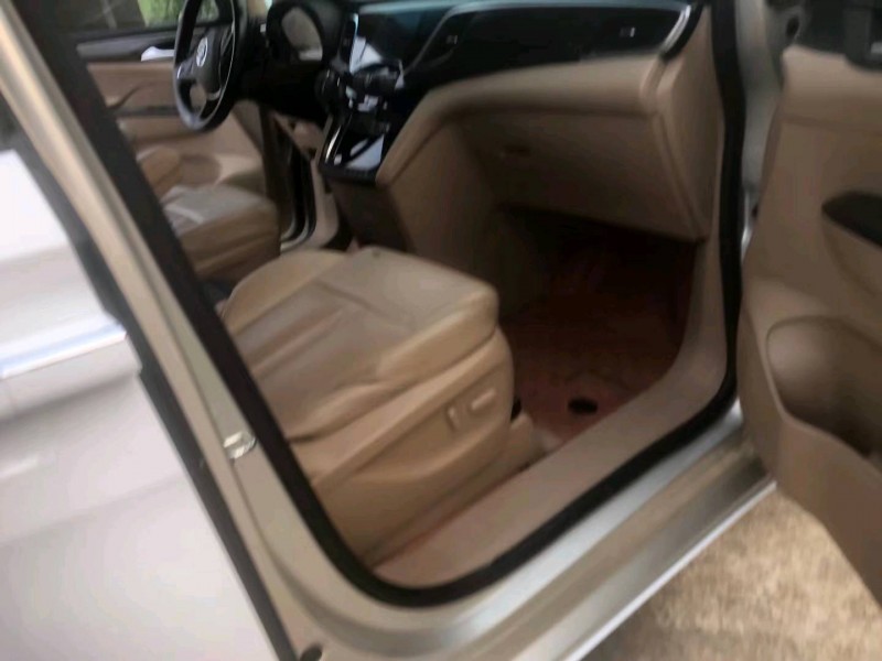 徐州17年别克GL84