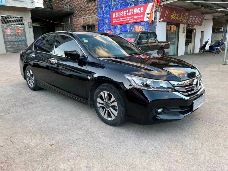 邵阳14年本田雅阁7