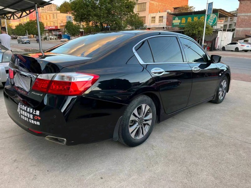 邵阳14年本田雅阁5