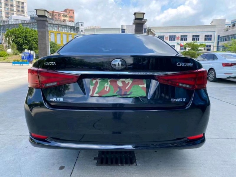 东莞16年丰田皇冠8