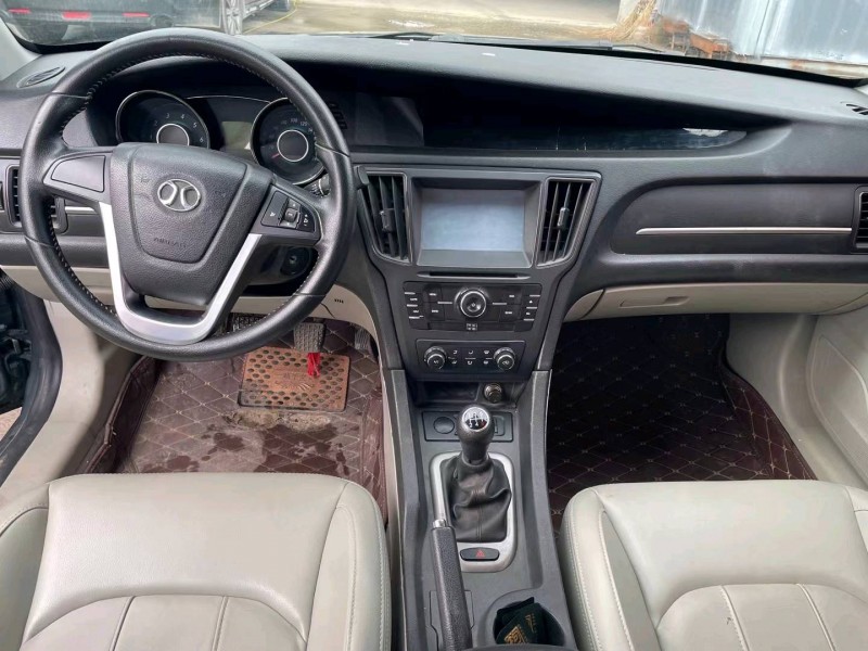 济宁15年北汽绅宝D504