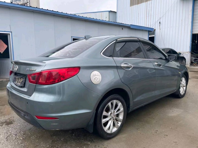 济宁15年北汽绅宝D508