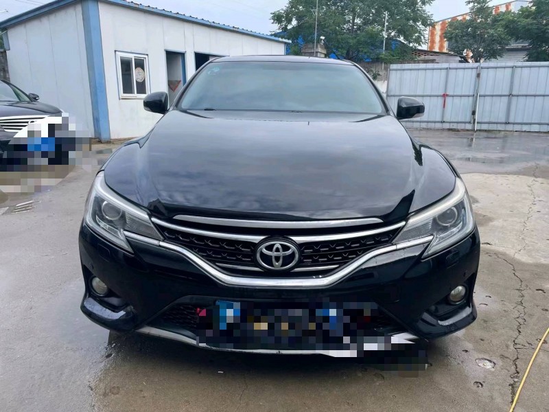 济宁14年丰田锐志1