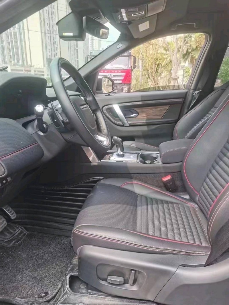 重庆20年路虎发现5