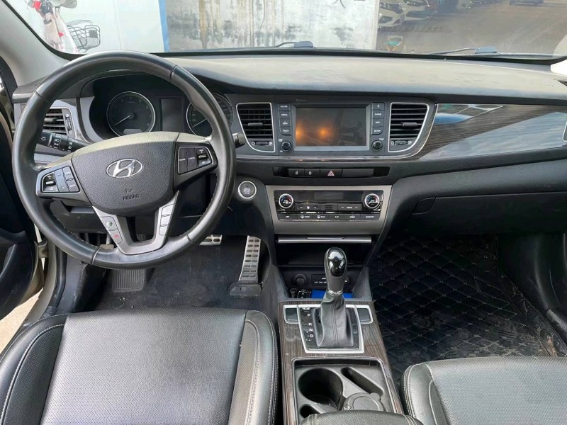 济宁16年现代名图6