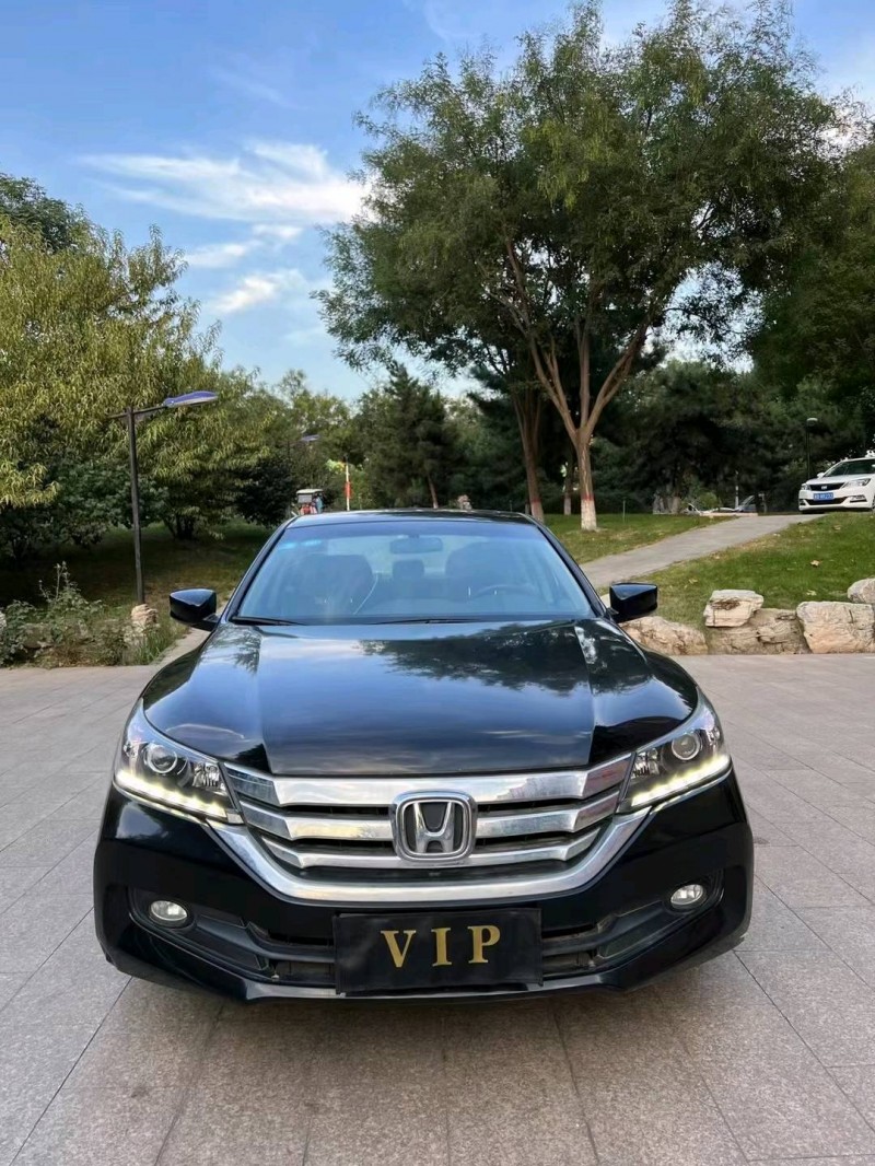 邢台16年本田雅阁8