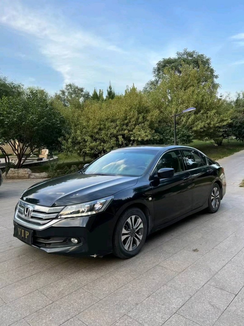 邢台16年本田雅阁7