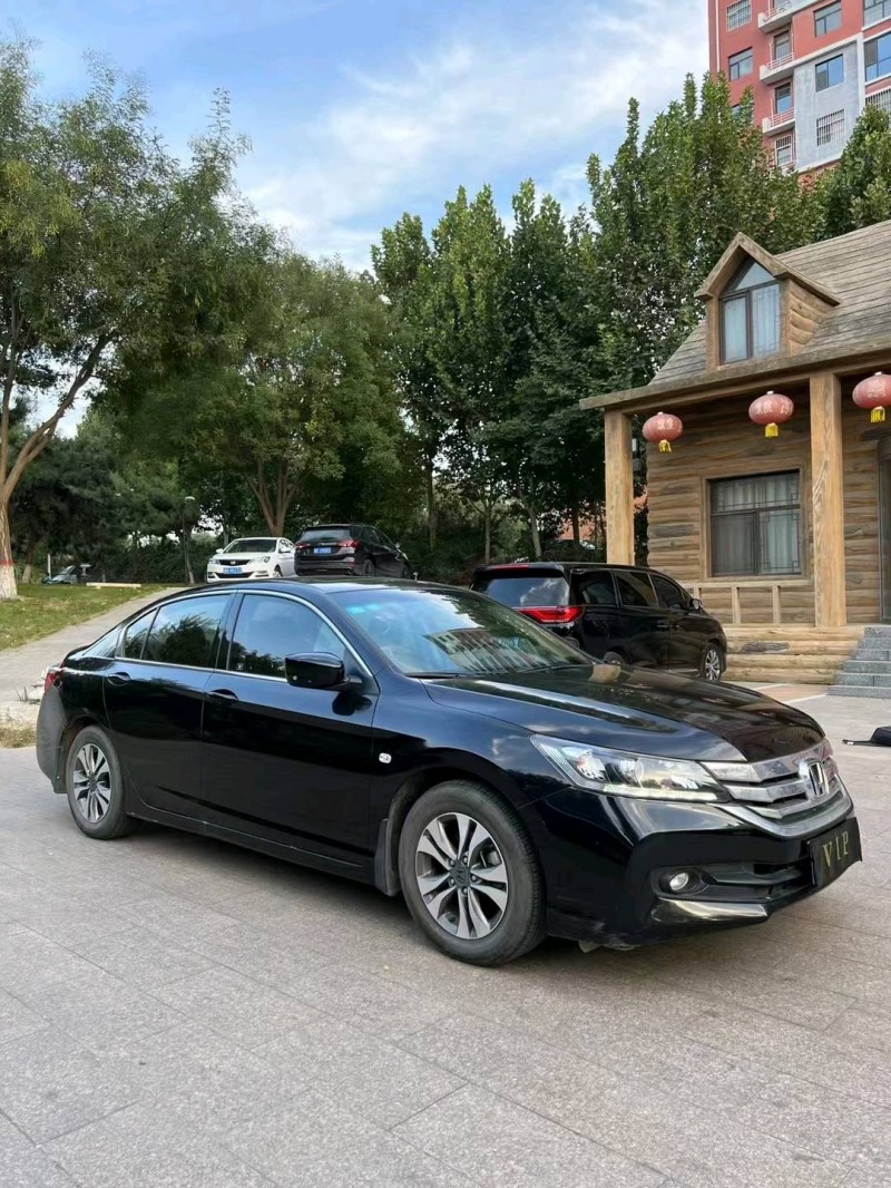 邢台16年本田雅阁6