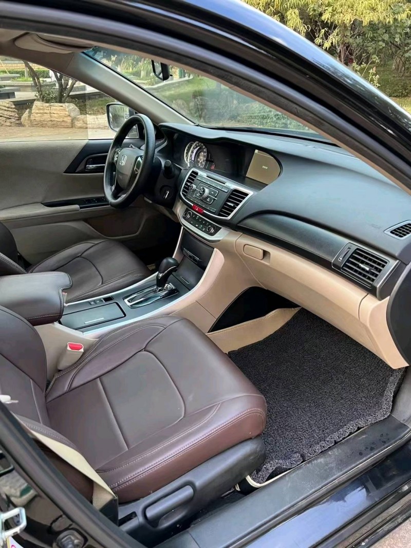 邢台16年本田雅阁2