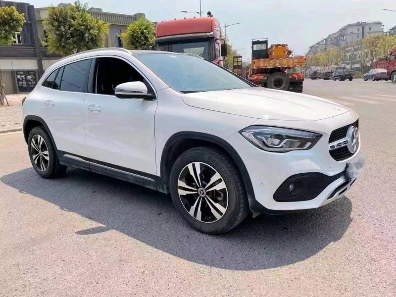 重庆21年奔驰GLA5