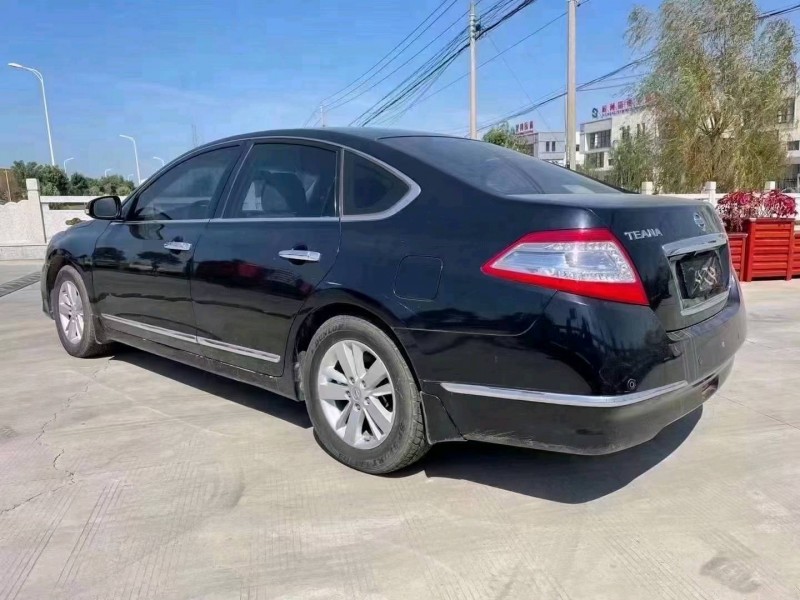 济南12年日产天籁4