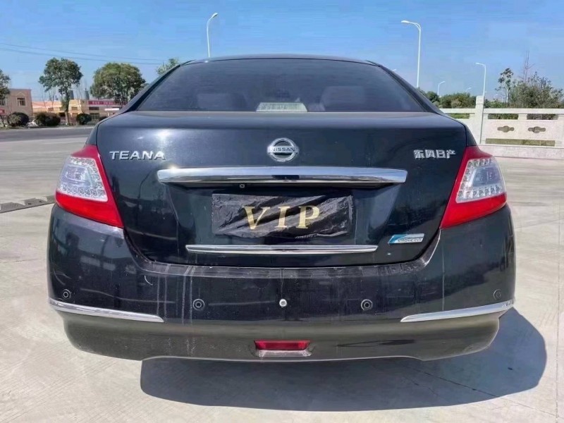 济南12年日产天籁5