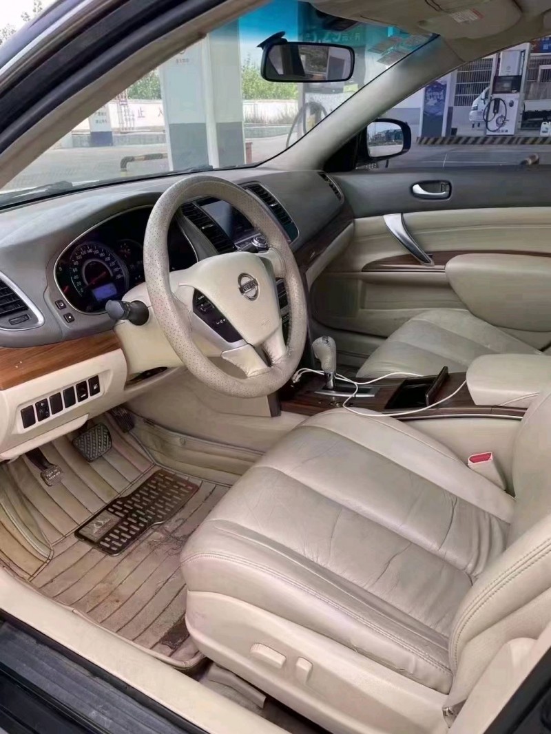 济南12年日产天籁8