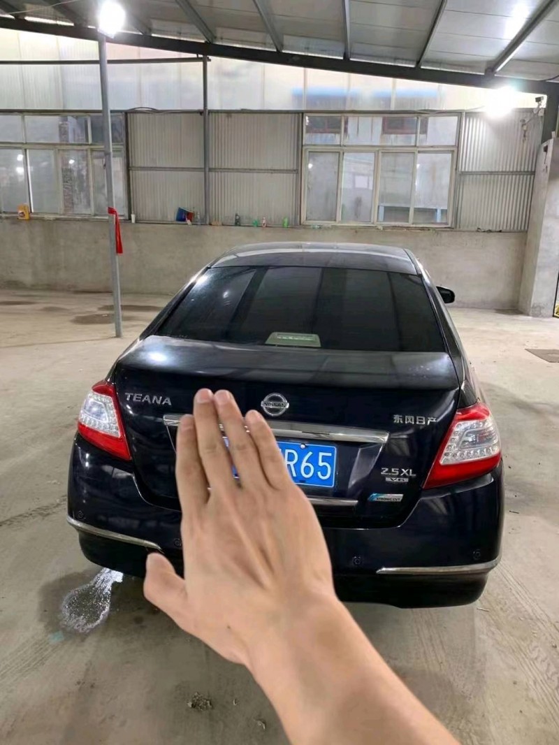 济南12年日产天籁4