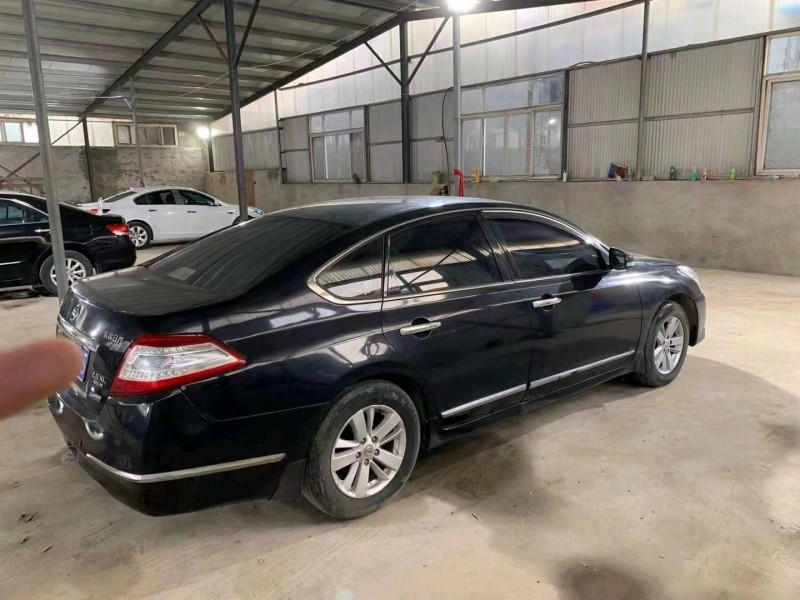 济南12年日产天籁5