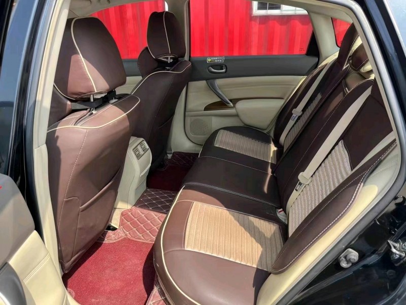 济南12年日产天籁5