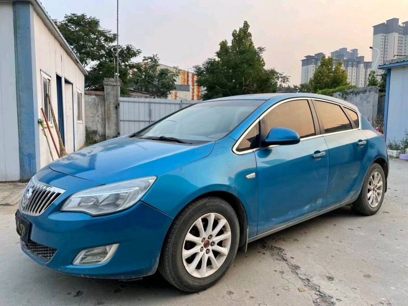 济宁13年别克英朗GT3