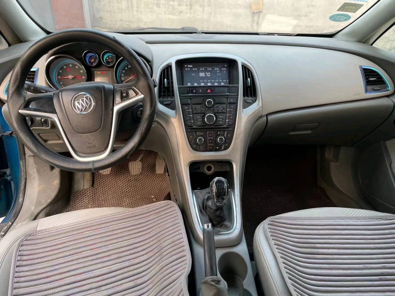 济宁13年别克英朗GT4