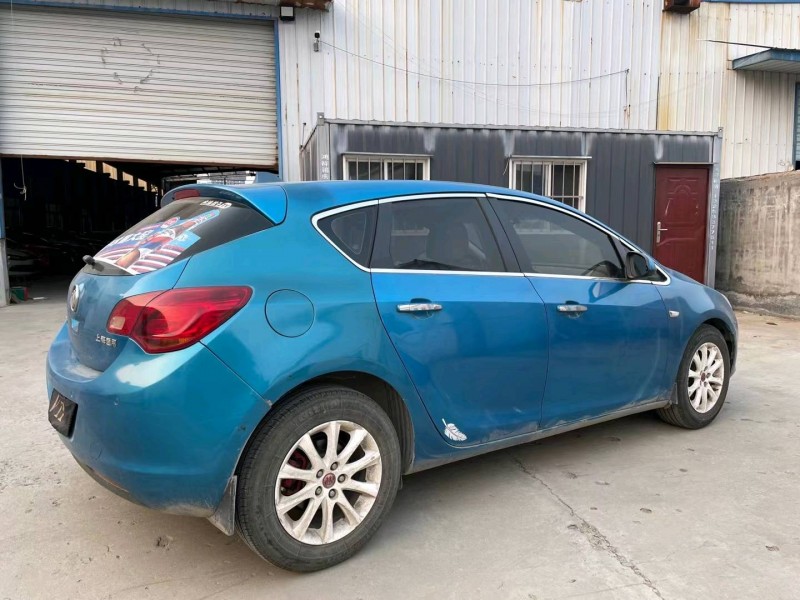 济宁13年别克英朗GT8