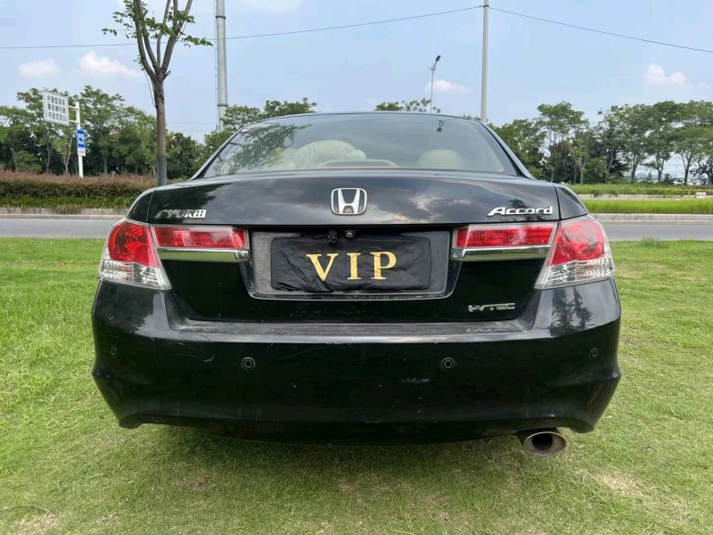 泰州11年本田雅阁8