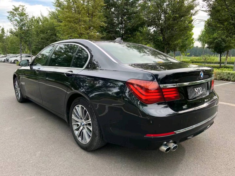 济宁15年宝马7系8