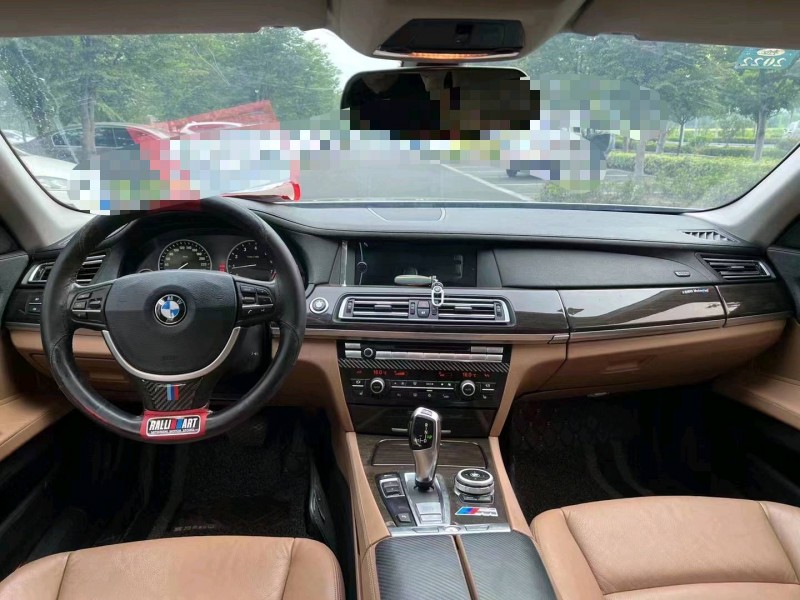 济宁12年宝马7系5