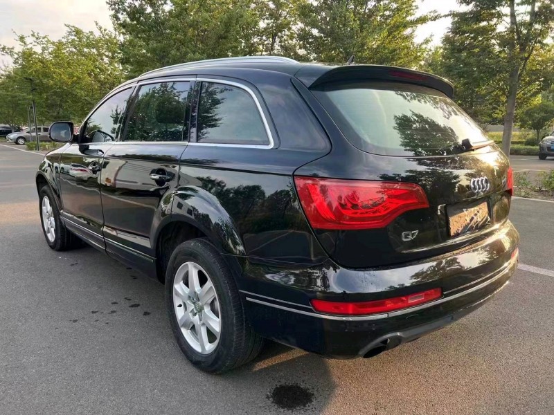 济宁12年奥迪Q78