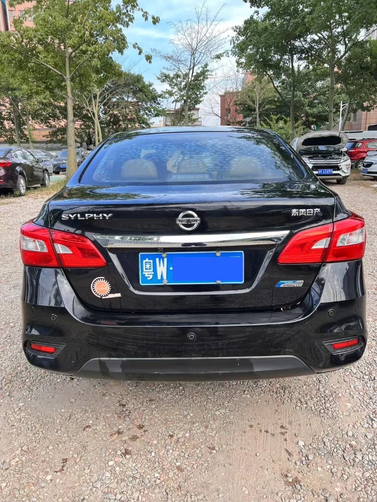 广州17年日产轩逸8