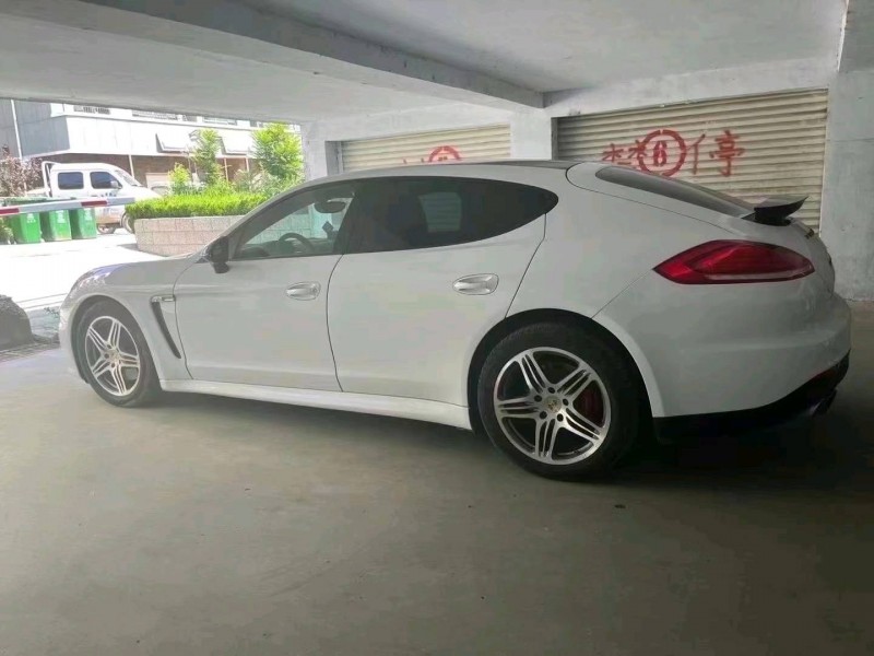 濟寧12年保時捷帕拉梅拉5