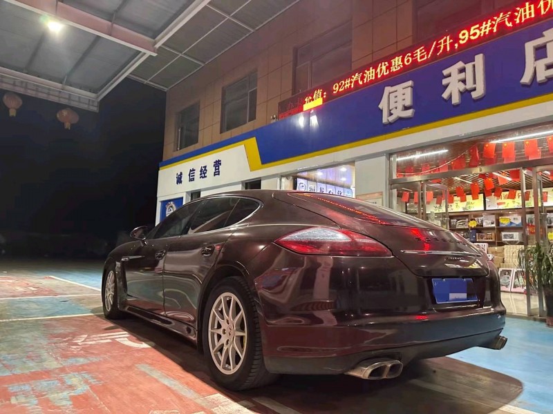 青島11年保時捷帕拉梅拉3