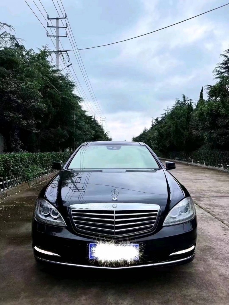 东营13年奔驰S9