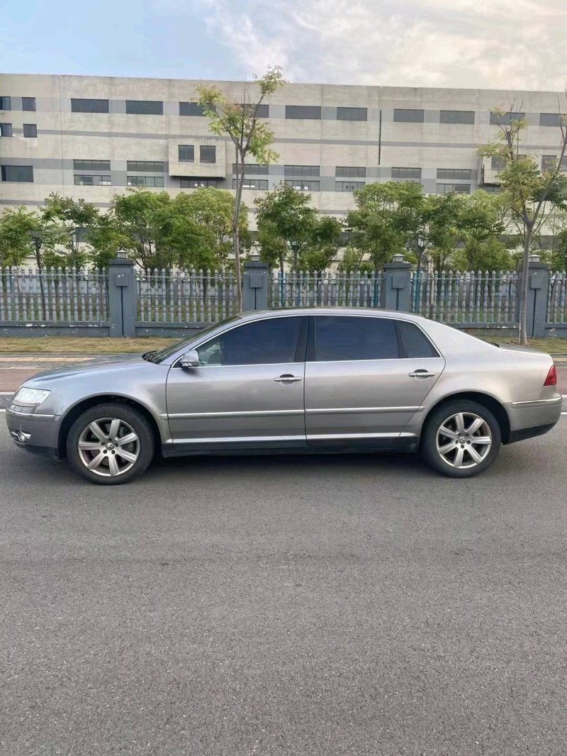 宜昌10年大眾輝騰3