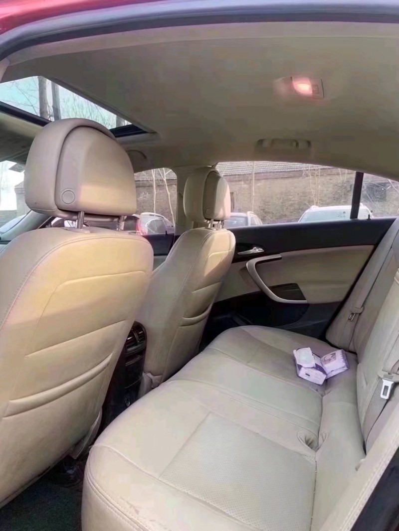 北京10年别克君威8