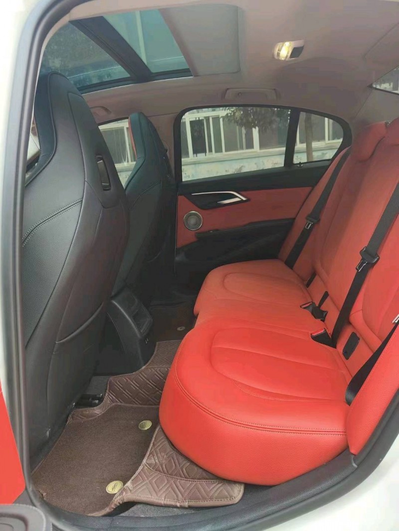 北京22年宝马1系2